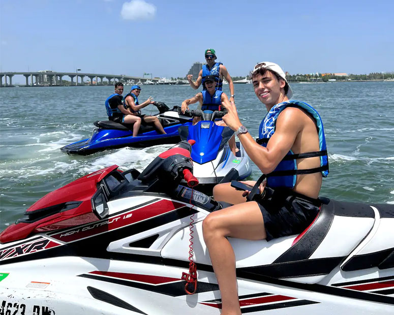 Jetski Adventure through the Heart of Miami & Biscayne Bay - QUE XP